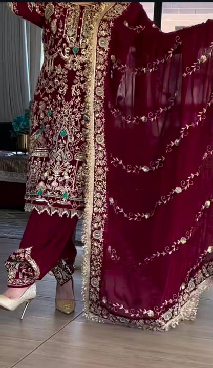 A Stunning Pair of Maroon and Gold Elegance