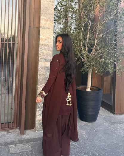 Brown Elegance A Stately Presence Outdoors