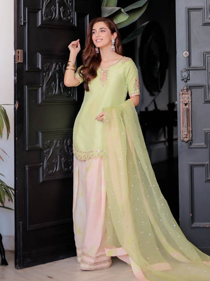A Fusion of Green and Pink
