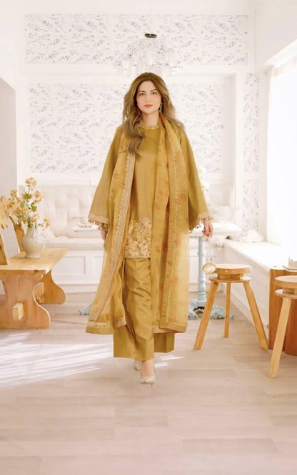 Chic Serenity in Nature's Embrace